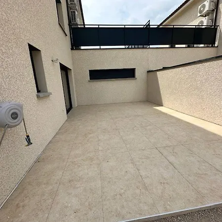 House 60 With 3 Bedrooms Lechaffardcom * Satolas-et-Bonce